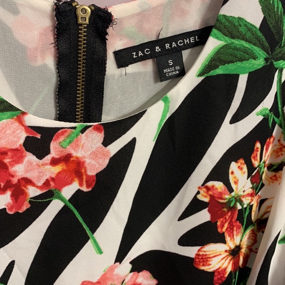 NWT ZAC & RACHEL small Floral tank top high low sleeveless black white floral - Picture 2 of 9